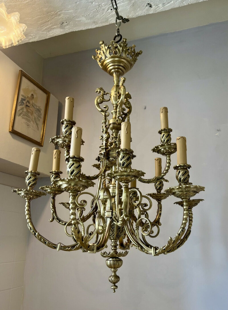 lustre néogothique ancien en bronze