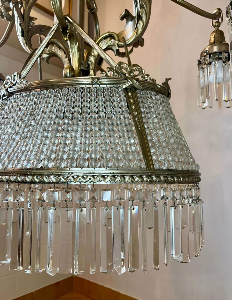 grand lustre en bronze doré et papille de cristal remis en état